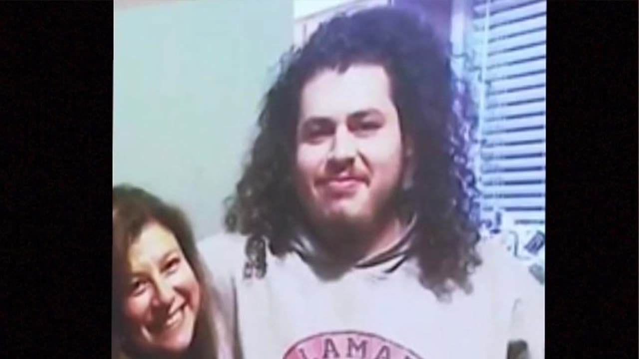 Harrison Schmidt tiene 18 años y está en estado crítico en un hospital por el disparo en su cabeza.