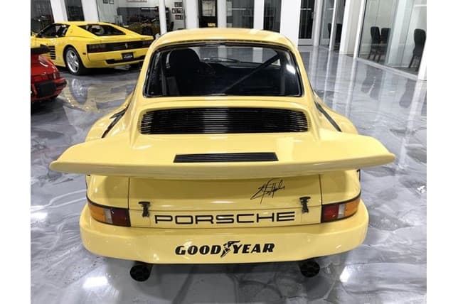 Este Porsche 911 RSR fue puesto a la venta por 
<b>Atlantis Motor Group</b> a través de la página web de DuPont Registry.
