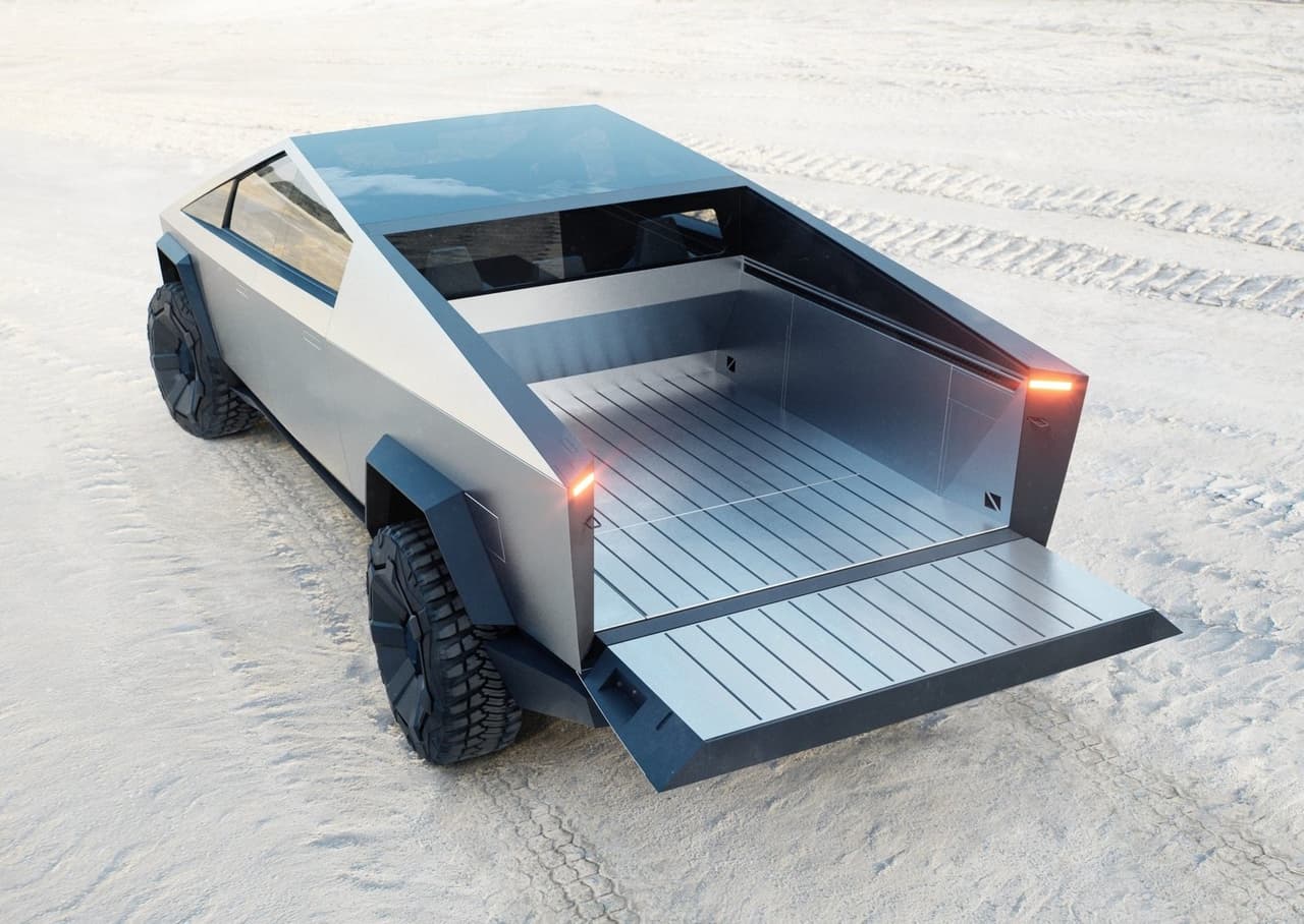 Pasando a sus dimensiones, la Hummer EV supera a la Cybertruck en ancho y alto, pero se queda corta en largo. Así también, la Cybertruck tiene una distancia entre sus ejes más amplia, una distancia del suelo levemente mayor y un área de carga más grande.