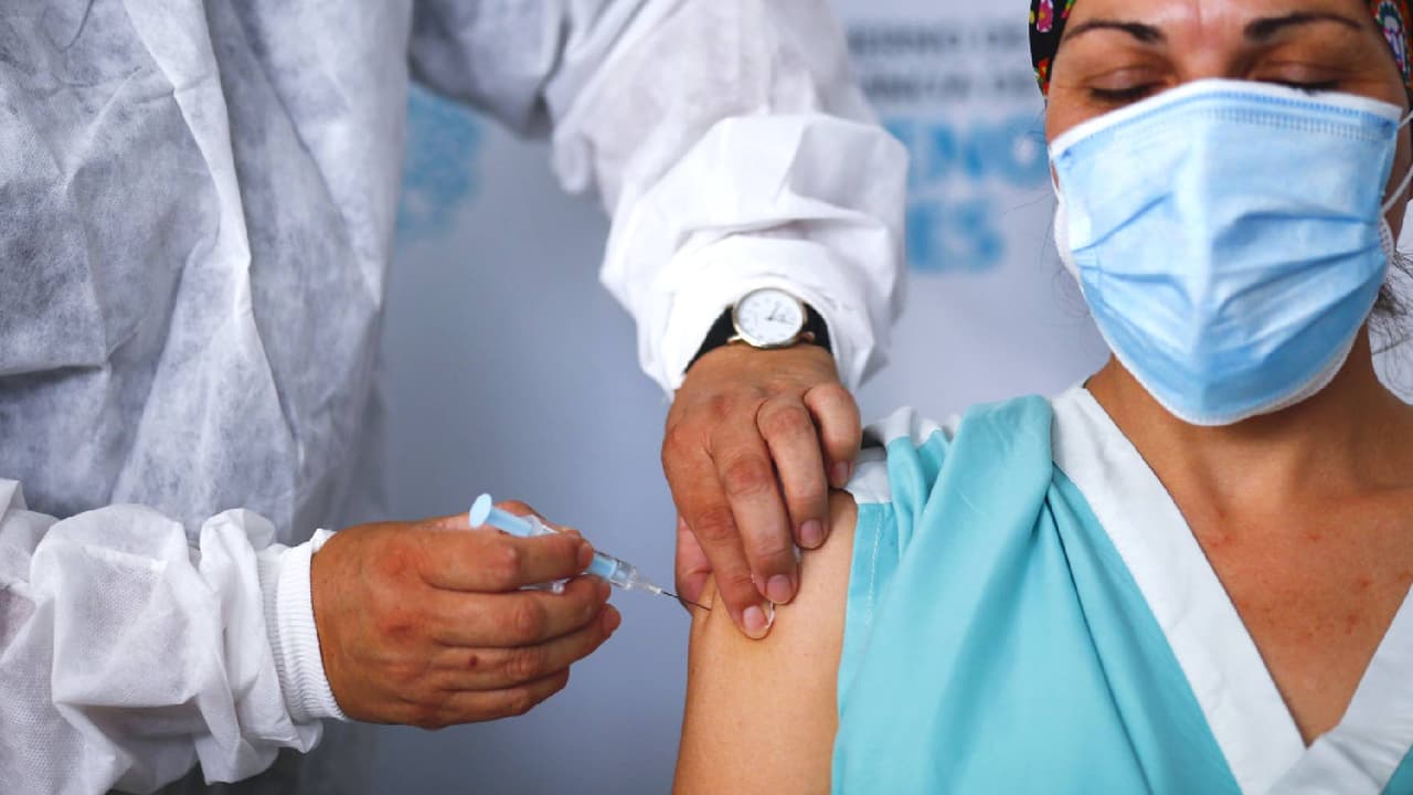 TMC HealthCare exigirá a todos sus empleados que se vacunen contra el covid-19