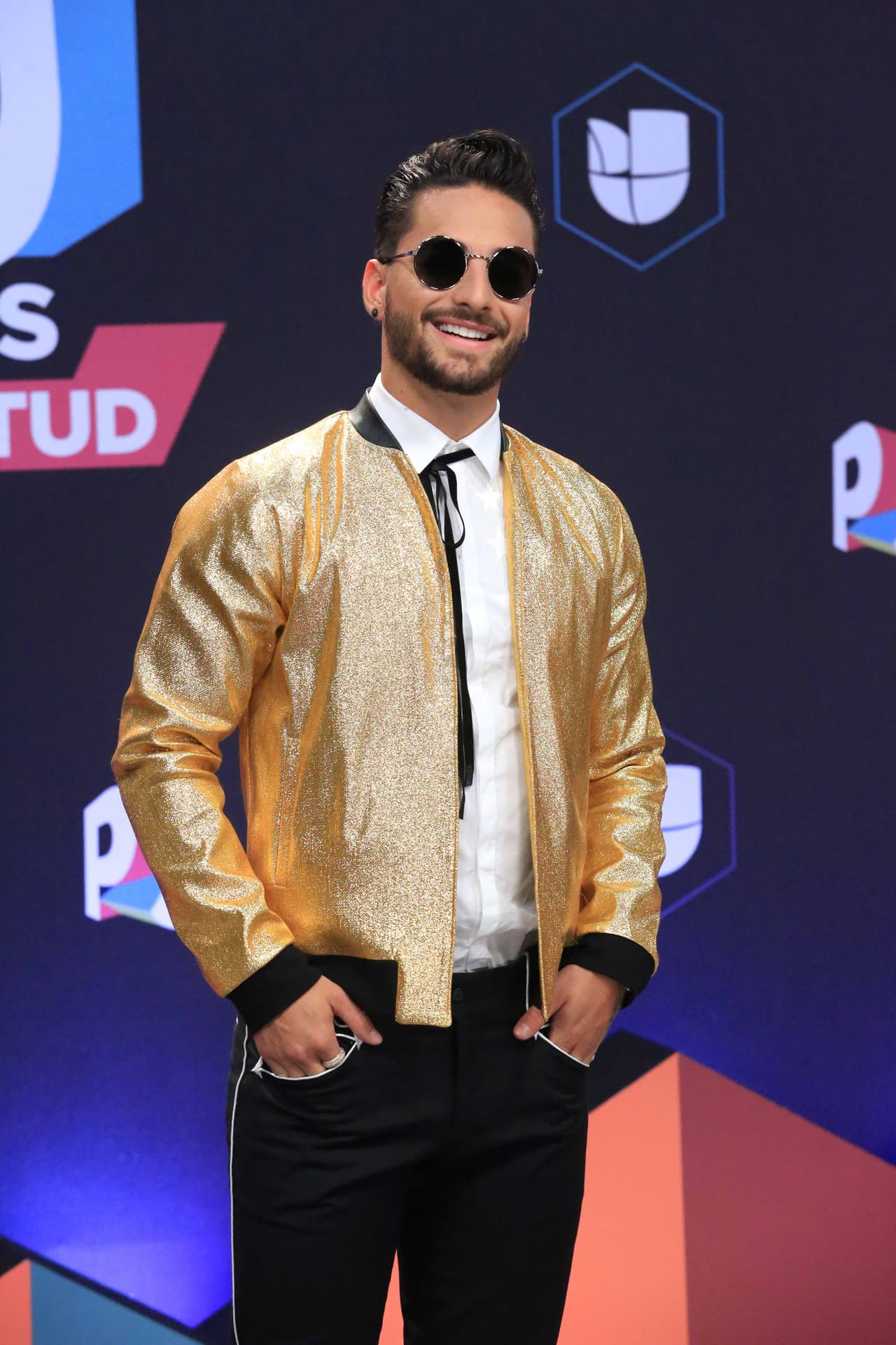 Aunque pensamos según esta fuente cercana de la pareja, 
<b><a href="http://www.univision.com/temas/maluma">Maluma</a></b> no quiere formalizar nada e incluso aseguró que en una visita reciente a México el cantante invitó a salir a 
<b><a href="http://www.univision.com/personas-belinda-peregrin-schull-e">Belinda</a></b>, poniendo en duda la fidelidad del reggaetonero.