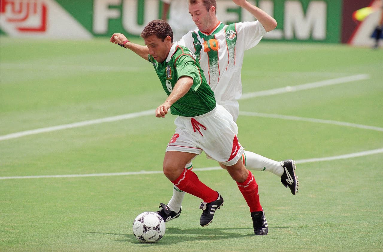 Alberto García Aspe: después de brillar con Necaxa salió cedido a River Plate en 1995 pero duró muy poco. Se regresó al país y jugó con el América.