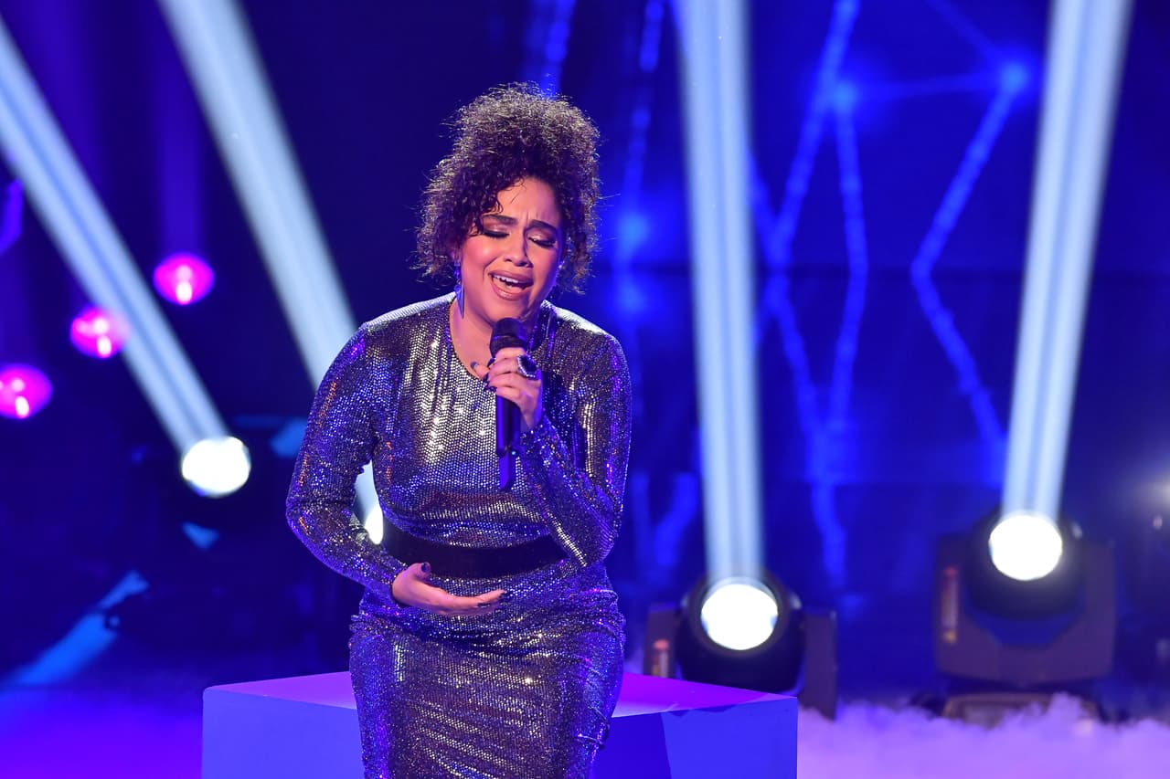 Cuando estaba en la cuerda floja (
<a href="https://www.univision.com/shows/reina-de-la-cancion/jessica-nunez-y-gemaliz-porrata-son-las-nuevas-nominadas-de-reina-de-la-cancion-fotos" target="_blank">fue nominada a eliminación junto con Gemaliz Porrata</a>), el público decidió salvarla.