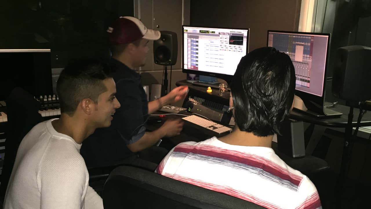 Tanto Poyato como todo el equipo de audio pusieron atención a cada detalle de la música.