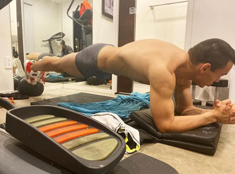 El boxeador mexicano se ausentó durante más de dos años de los cuadriláteros y volverá en este 2019 para presentarse ante Daniel Jacobs.