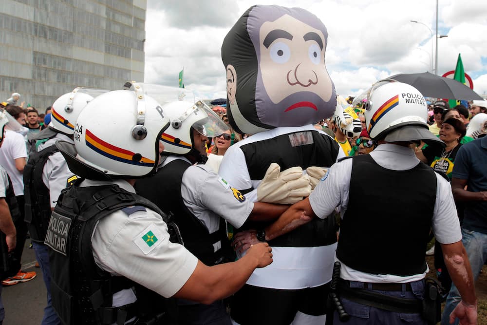 Lula, al vaivén de los jueces y las protestas de la calle