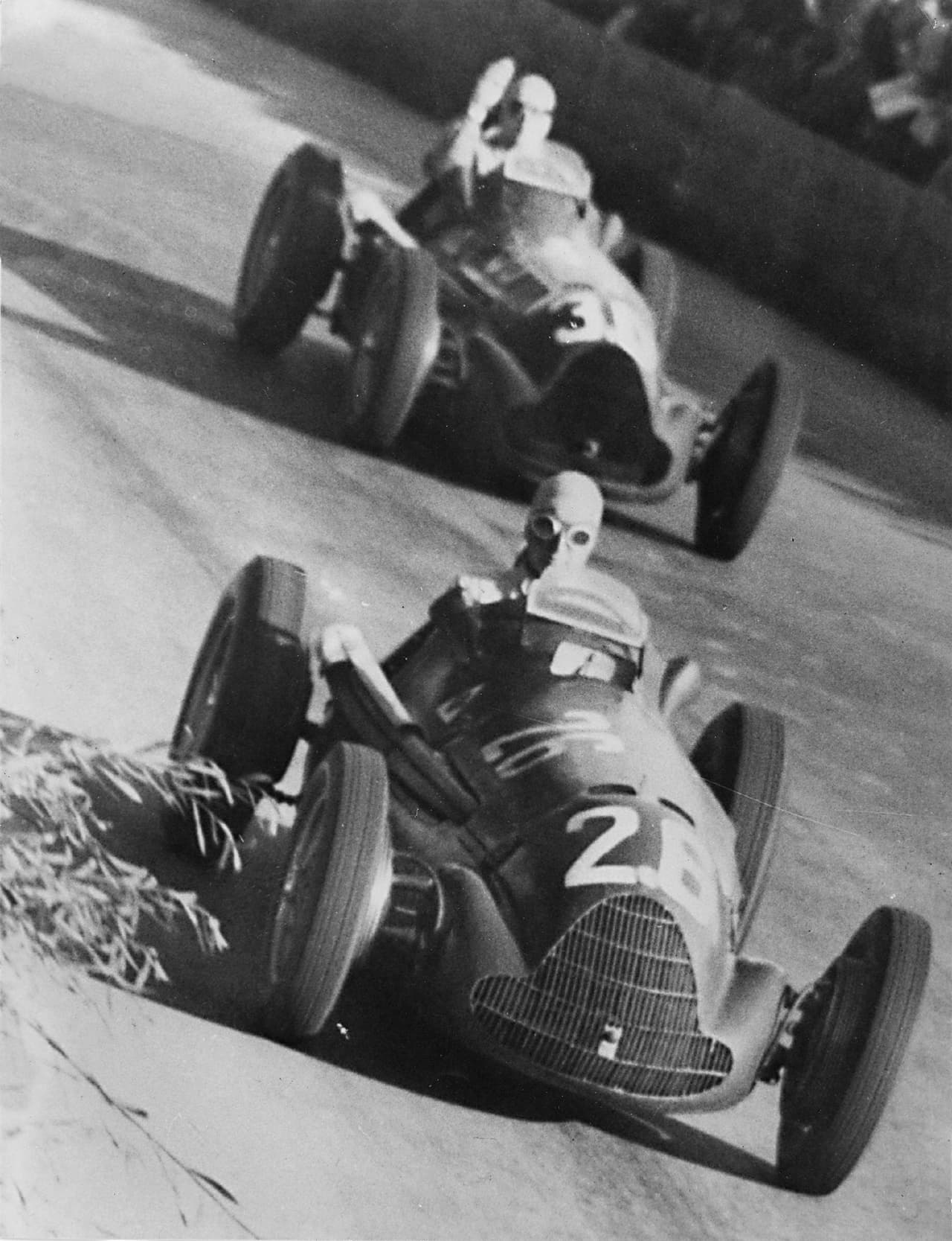 Entre los pilotos del Alfa Romeo 158/159 Alfetta encontramos al Juan Manuel Fangio y Giuseppe Farina.
<br>