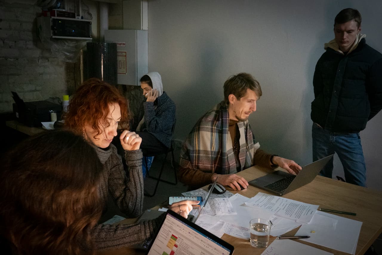 Cultura vs. bombas: el café-librería de Kiev que decidió seguir abierto para cuidar de quienes no pueden huir