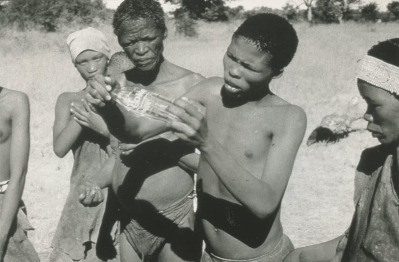 N!xau en la película 'The Gods Must Be Crazy'