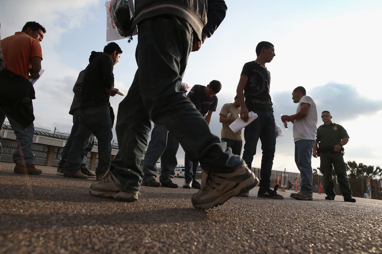 Deportaciones masivas de Trump serían devastadoras para EEUU, advierte informe