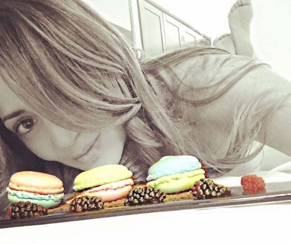 Siempre que tiene oportunidad, Andy se consciente con unos cuantos macarrones dulces.