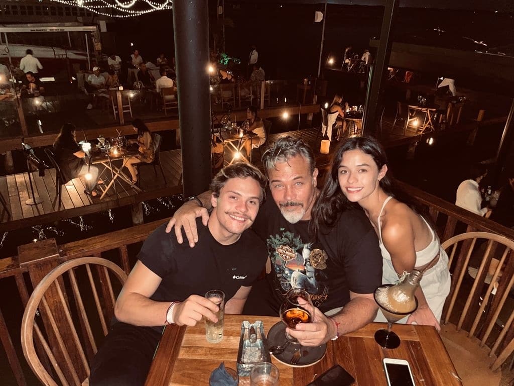 A través de Instagram ha mostrado que tiene una excelente relación con sus mellizos Valeria y Graco Santaella, de 24 años, fruto de su relación con Marcela Rodríguez, de quien se divorció en 2013 luego de estar casados por 15 años.