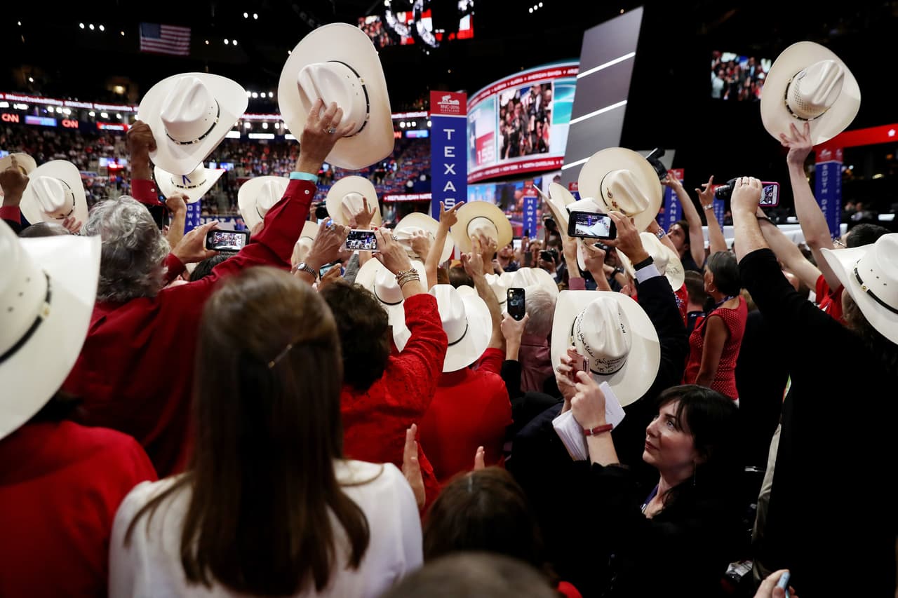 Delegados de Texas vuelcan sus votos al senador de este estado Ted Cruz