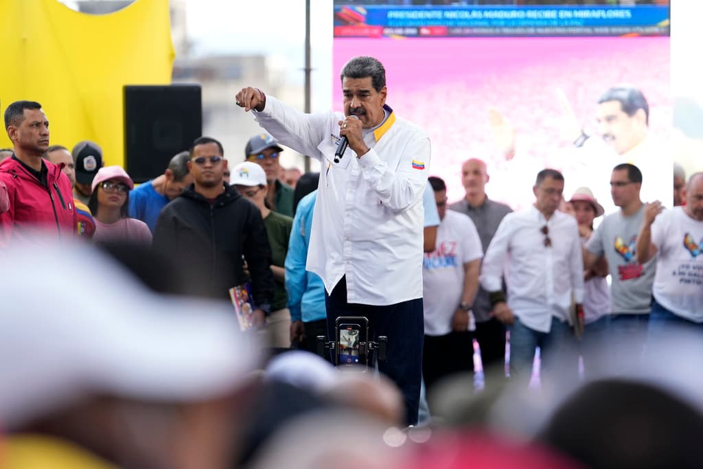 Maduro dijo que han arrestado a más de 2,000 personas.