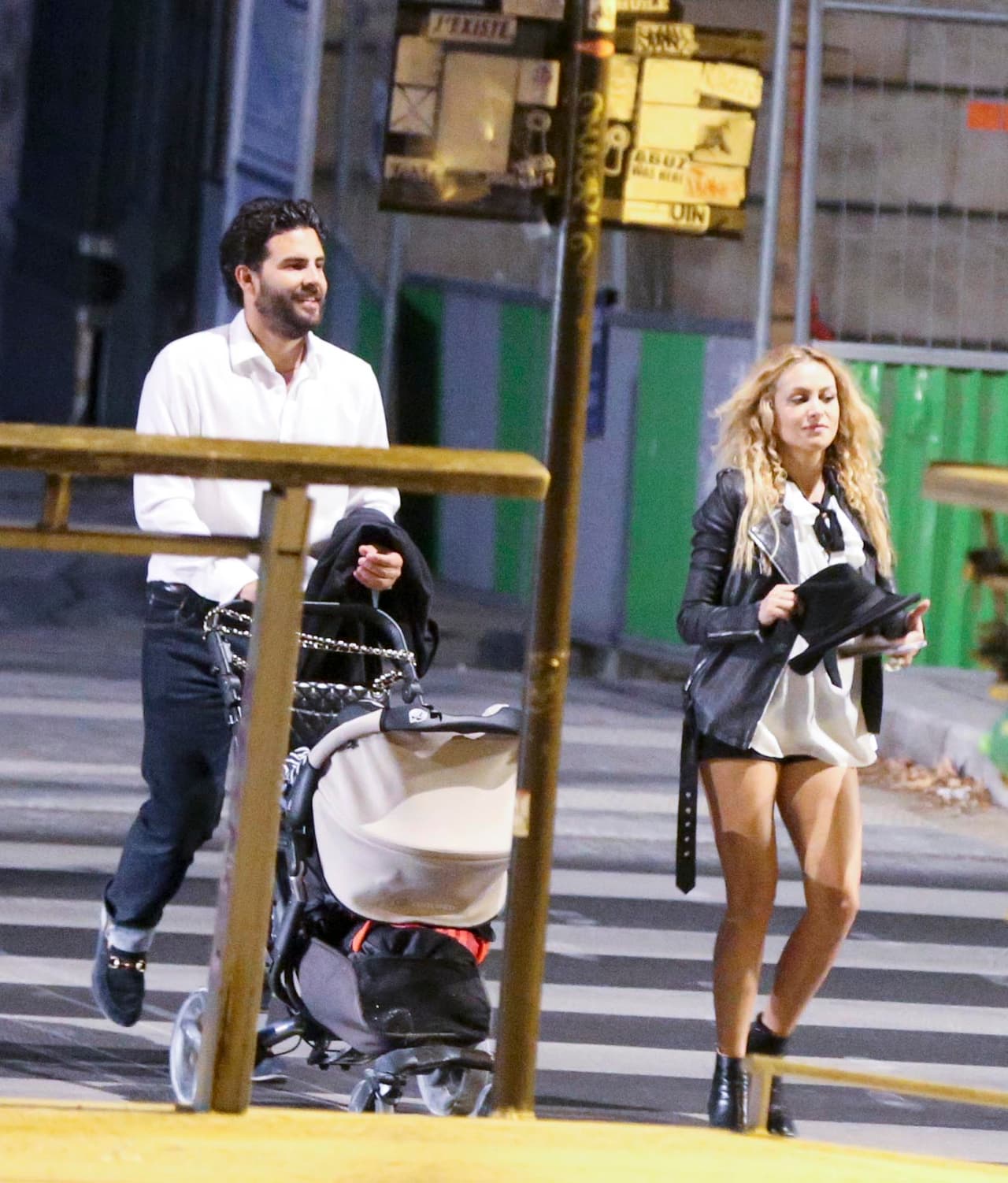 A la pareja se les vio sonrientes y muy platicadores.