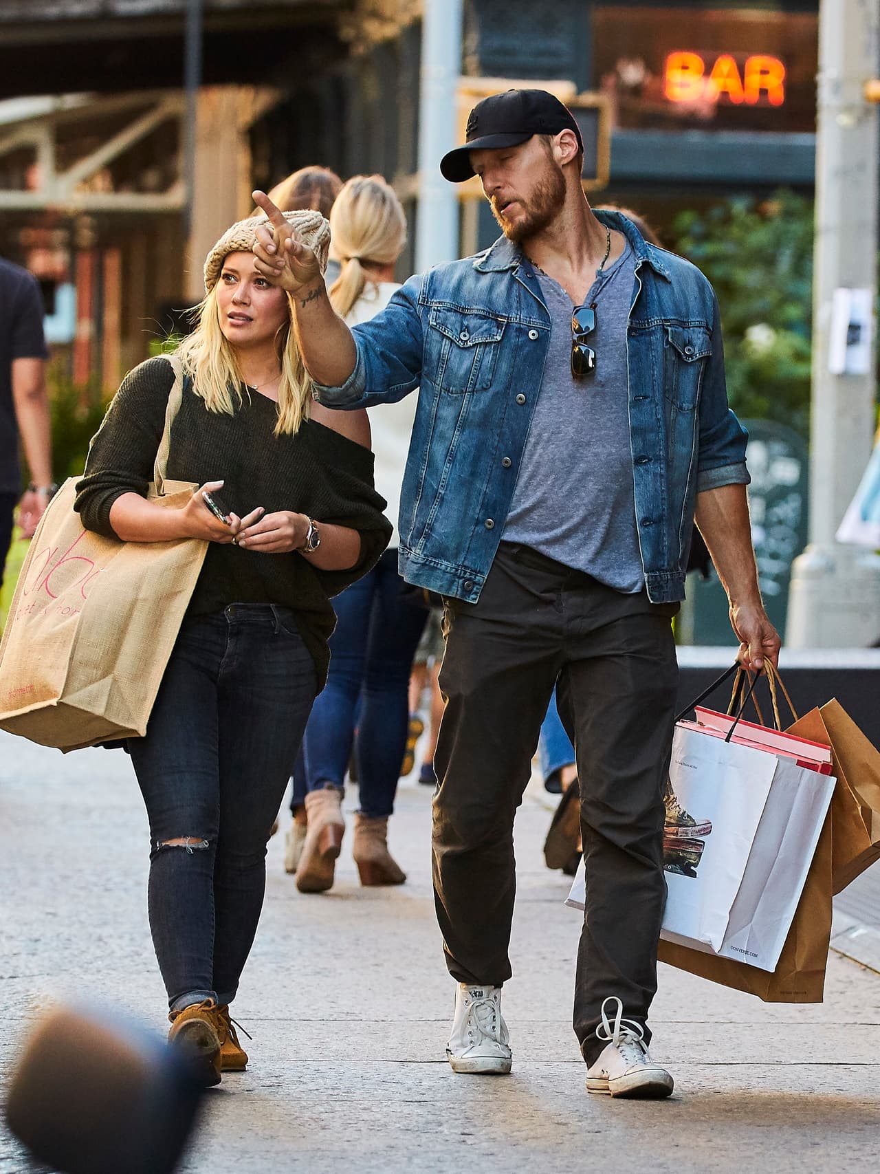 La actriz y el entrandor hacen una linda pareja.