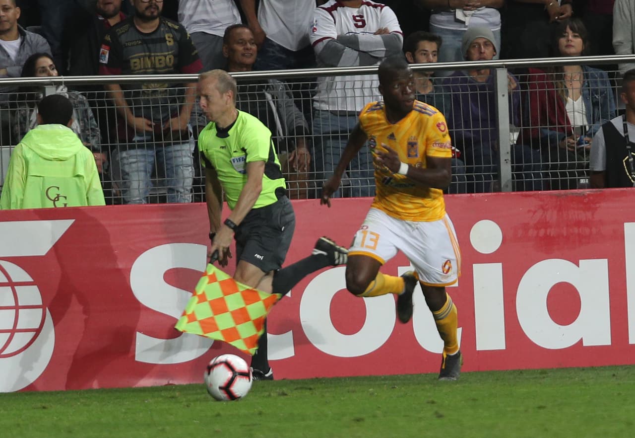 Enner Valencia tuvo varias llegadas y en el pase final terminaba falland. Y de este modo, Tigres sufre una dolorosa derrota aunque no definitiva, pues la mínima diferencia en casa podría no ser el peor escenario para la Vuelta.