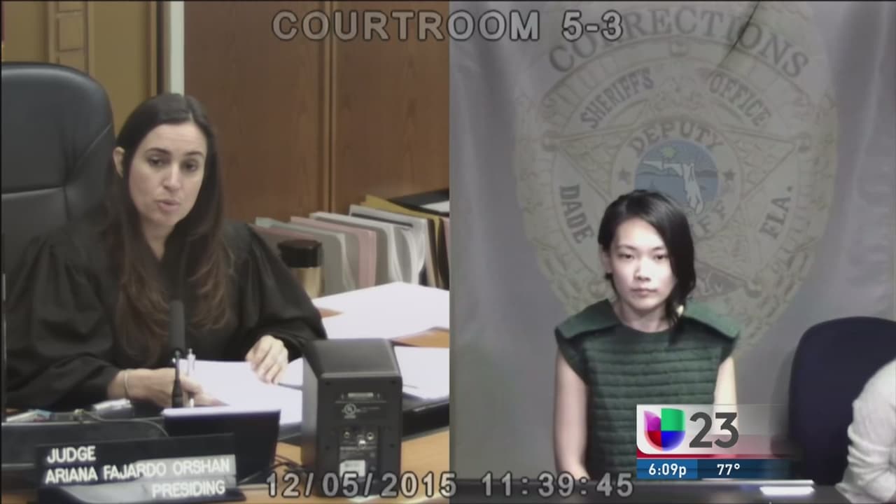 Acusan formalmente a joven que atacó a otra en Art Basel