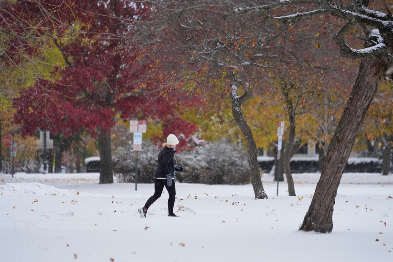 En el suburbio de Evanston, se registraron altos acumulados de nieve.