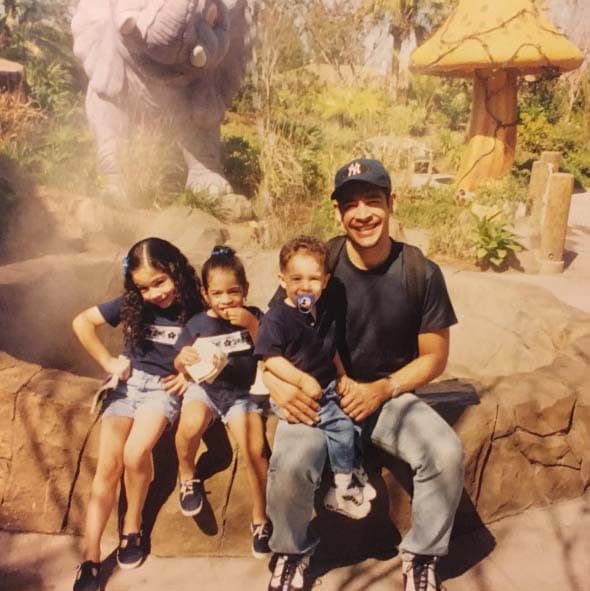 Del baúl de los recuerdos: Johnny siempre ha sido un papito súper cariñoso.