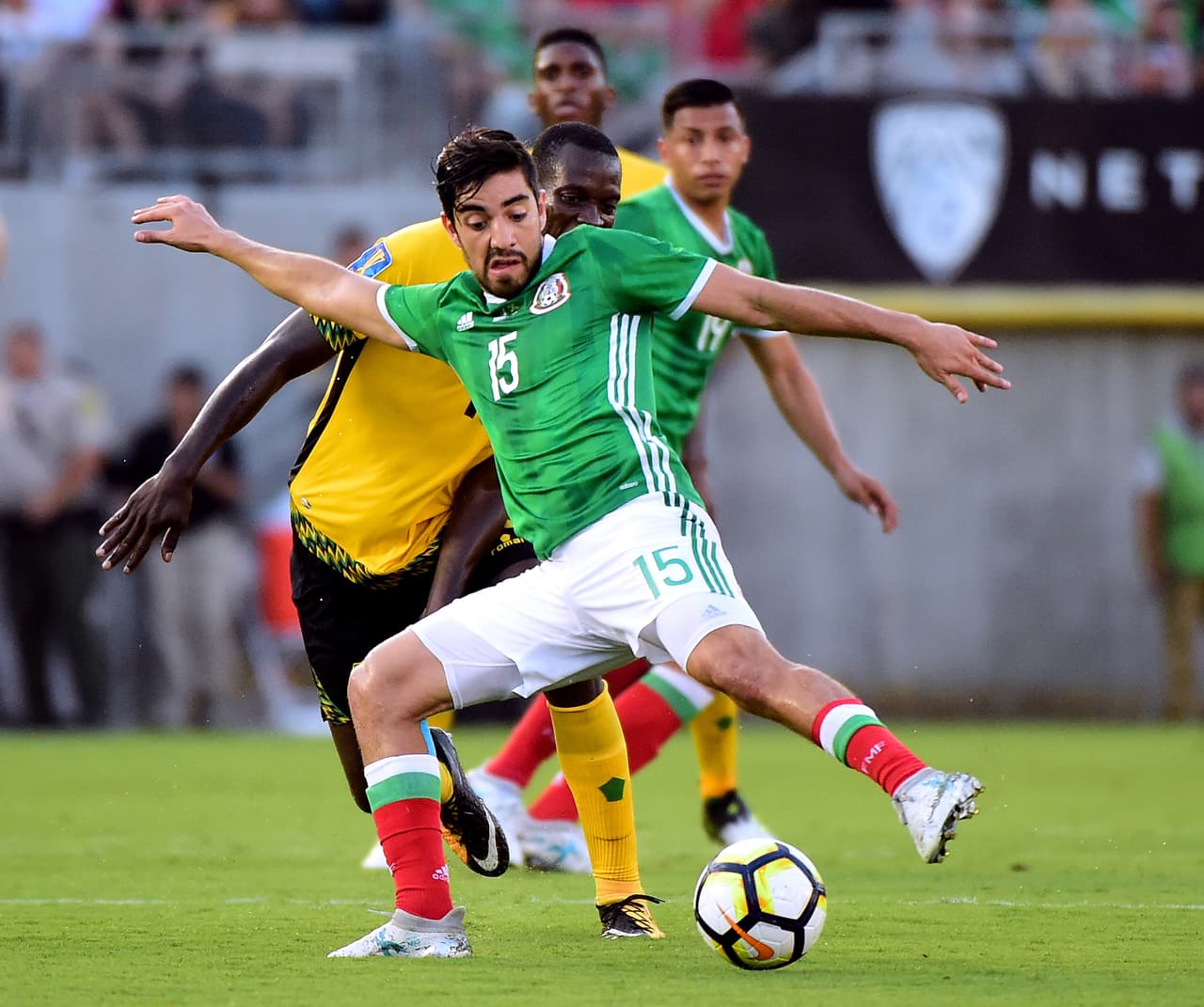 Rodolfo Pizarro: el mediocampista de 24 años atraviesa un magnífico momento con las Chivas de Guadalajara, sin embargo, quedó por fuera de la lista de Juan Carlos Osorio para el equipo de México en el Mundial de Rusia 2018.