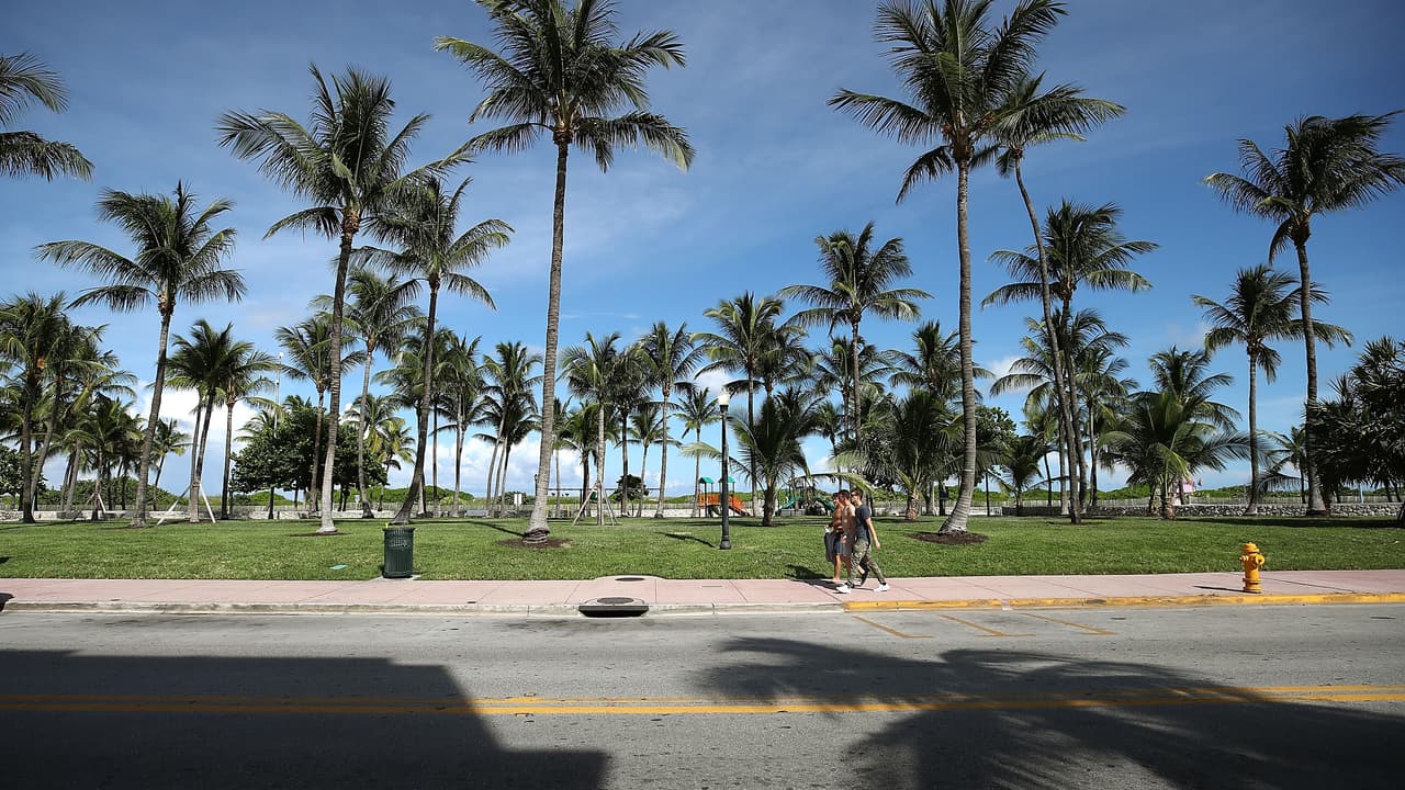 Aviso de calor en el suroeste de Florida luego que se rompe el récord de altas temperaturas en Miami