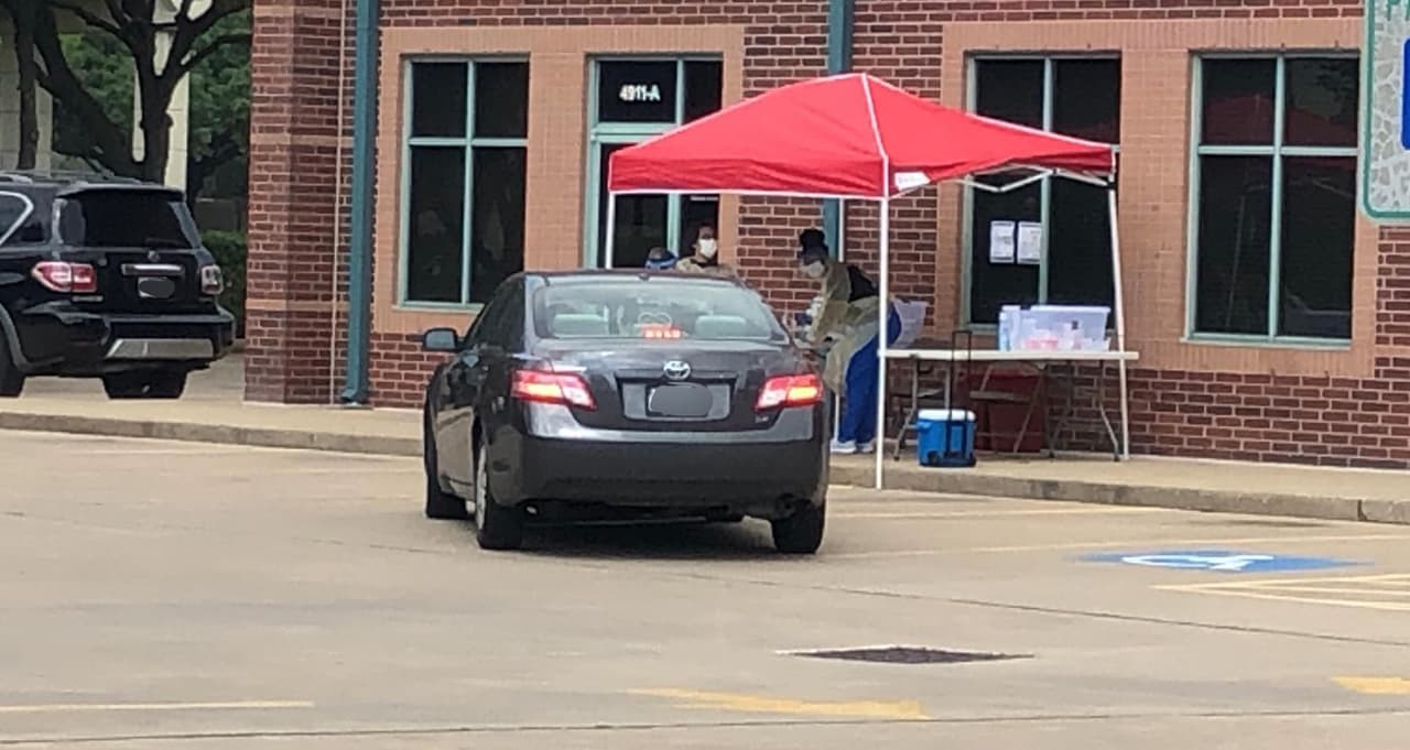 Para saber si califican, los pacientes deben llamar al 281-238-7870 para ser entrevistados por los especialistas.