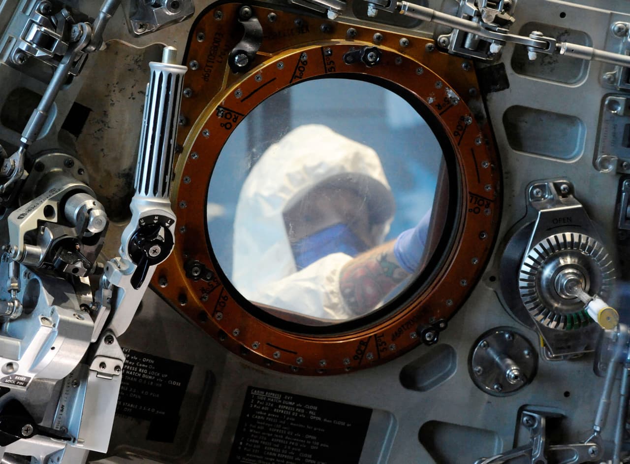 Luego de más de medio siglo sin enviar personas a la Luna, con la misión Artemis la NASA pondrá a la primera mujer y al próximo hombre en nuestro satélite en 2024.
<br>