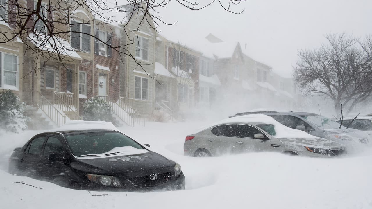 Tener el automóvil listo para enfrentar una onda de frío intenso no solo es cómodo y conveniente sino que también podría evitarnos grandes molestias y salvar el día en situaciones de peligro. Sigue estas fáciles recomendaciones para enfrentar la onda de clima frío que nos azota de la que no han estado a salvo ni los habitantes de la Florida.