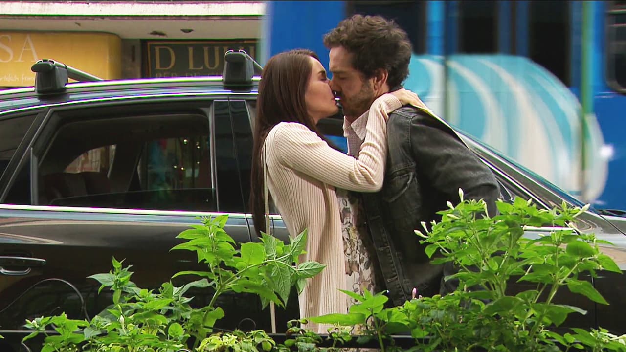 Aunque al principio ella estaba perdidamente enamorada de él.