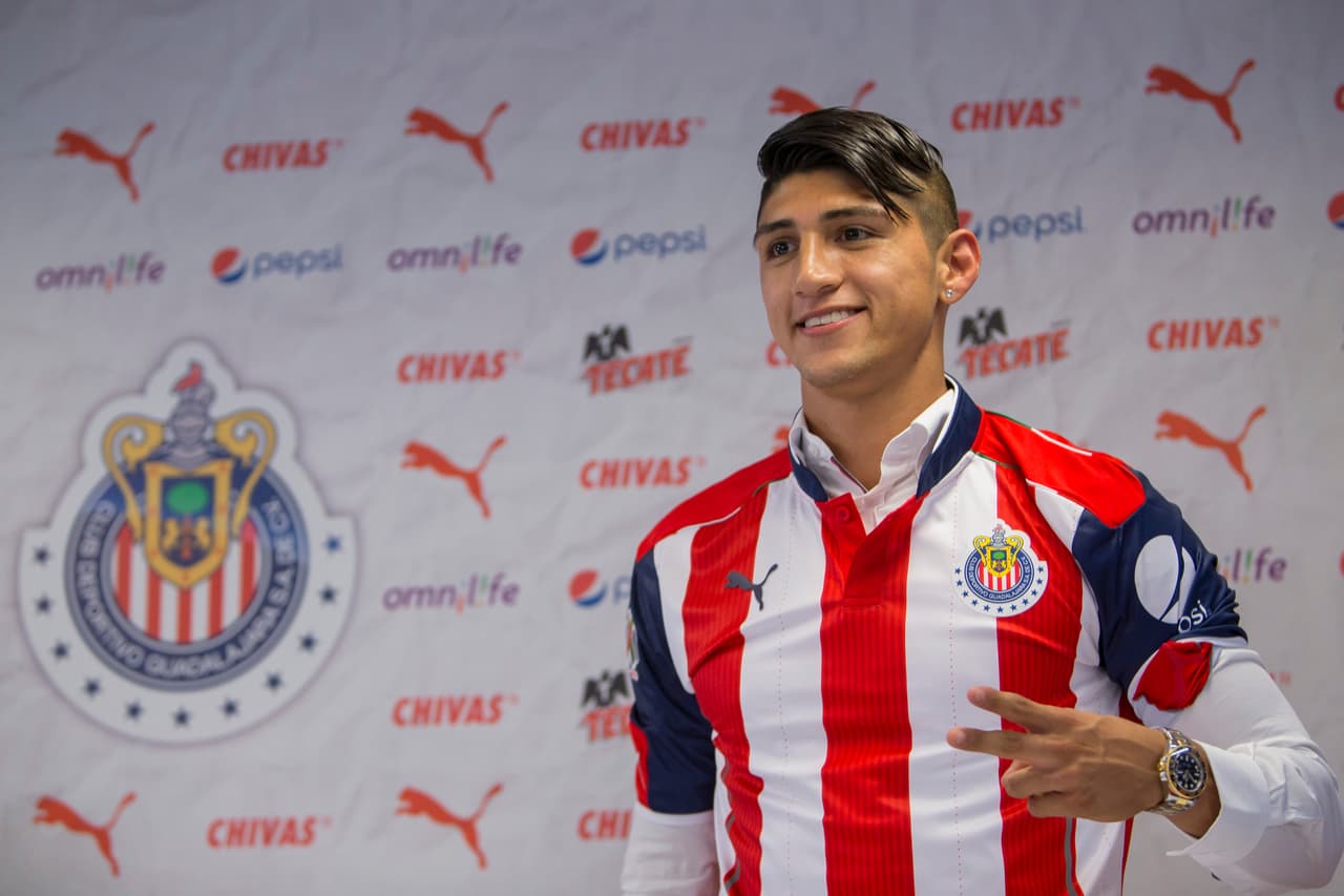 El mexicano 
<b>Alán Pulido, del equipo de las Chivas</b>, se sumó en octubre de 2017 a esta lista de jugadores envueltos en choques de autos deportivos.