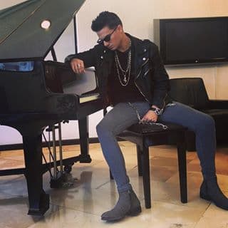 El único colombiano de este grupo es 
<b>Andrés Felipe Giraldo Bueno</b>, mejor conocido como 
<b>Pipe Bueno. </b>