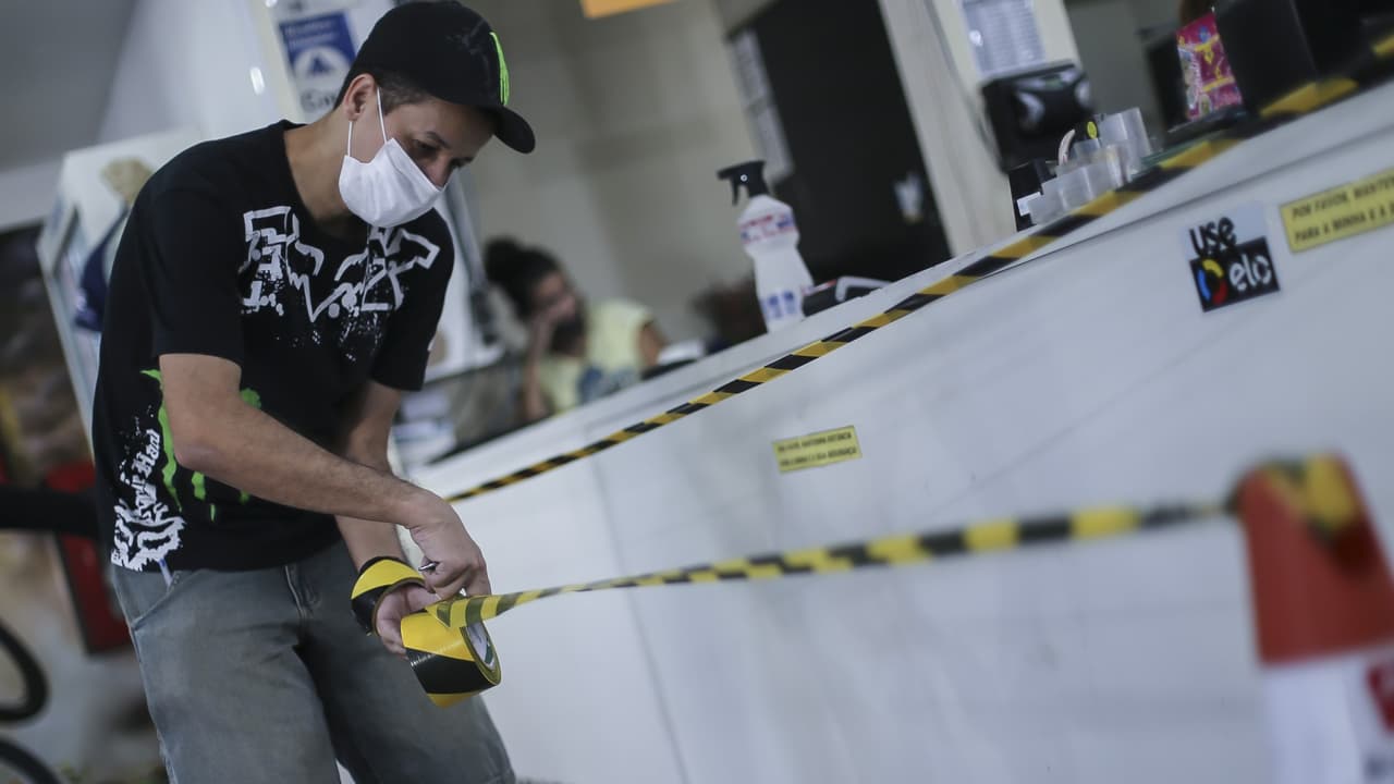 El coronavirus no se propaga fácilmente por solo tener contacto con superficies u objetos: actualización de CDC