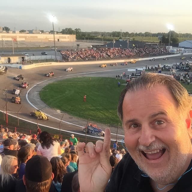 Lo hemos visto cumpliendo con su deber desde Las Vegas, la Copa Mundial de la FIFA, la Boda Real en Londres, el Times Square y toda clase de escenarios.