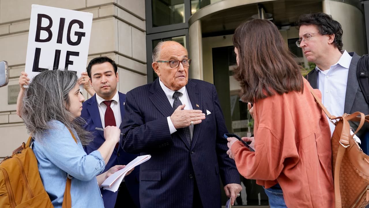 En 2020, apareció en la película Borat Subsequent Moviefilm en una escena polémica que generó críticas globales y que muchos consideraron una humillación para el exalcalde en el plano público.