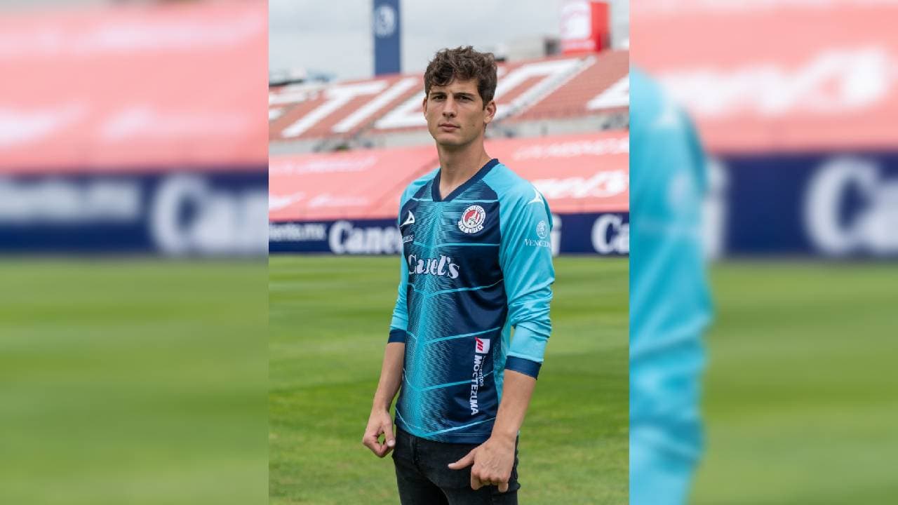 Atlético San Luis y Club León presentaron de manera oficial las nuevas ‘armaduras’ con las que enfrentarán sus compromisos en el máximo circuito del futbol mexicano.