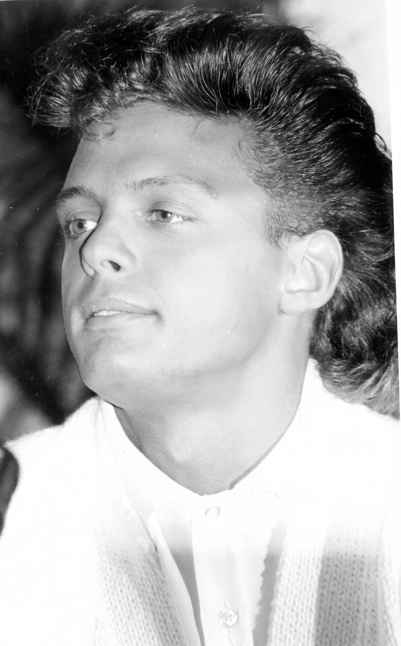 Fue un gran año para el cantante ya que con tan sólo 20 años este álbum fue un éxito masivo en América Latina, España, y con los oyentes hispanos en los Estados Unidos.