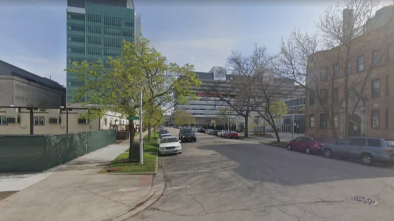 Joven logra escapar de su agresor cerca de la Universidad de Chicago