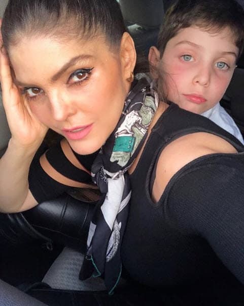 “Tenía dos opciones: o no tenerlo jamás, o llamarlo a nuestras vidas de la forma en que lo hice”, explicó entonces Ana Bárbara.
<br>