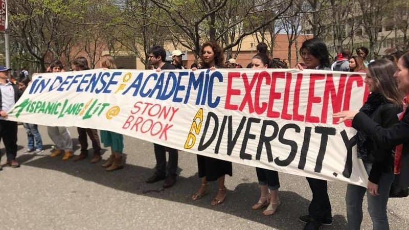 "Esto apesta": hasta un premio Pulitzer se queja de la eliminación de un programa de lengua hispana en la Universidad de Nueva York 