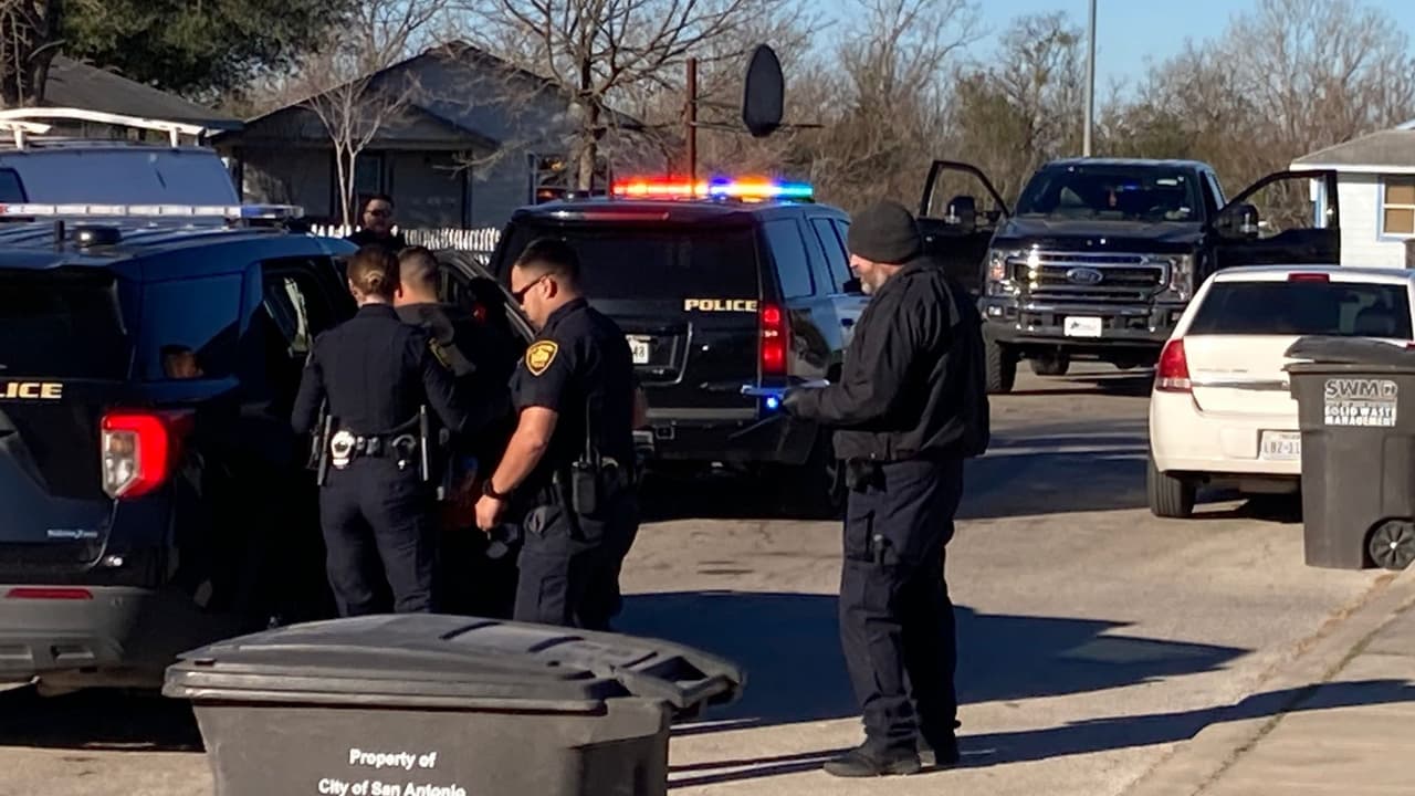 Tras robar un vehículo y desatar una persecución, un hombre es detenido en San Antonio