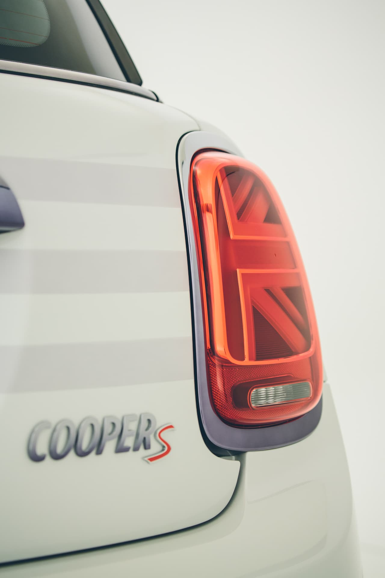 Para las luces traseras, se reservó el diseño ‘Union Jack’ de la bandera británica.