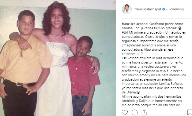 Tal es el caso de esta foto del día en que se graduó como técnico en computadoras y en la cual Francisca se muestra sorprendida de "cómo cambia uno" y hasta bromea al agradecer al tiempo.