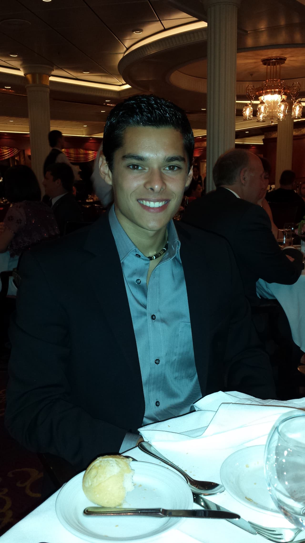 Uno de los chicos más lindos de La Banda sin duda. Mauricio busca triunfar y lograr que su padre esté orgulloso de él.