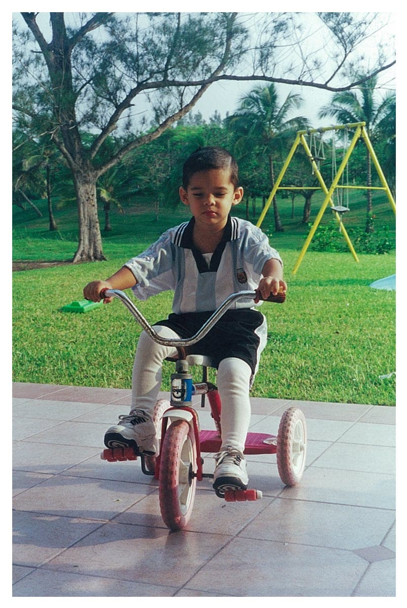 Uno de los chicos más lindos de La Banda sin duda. Mauricio busca triunfar y lograr que su padre esté orgulloso de él.