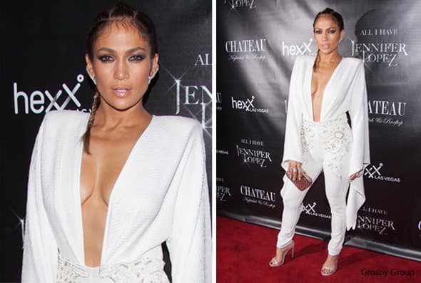 Luego de dejar a todos con la boca abierta en el iHeartRadio Music Festival, JLo llegó al after-party con un tremendo escotazo.