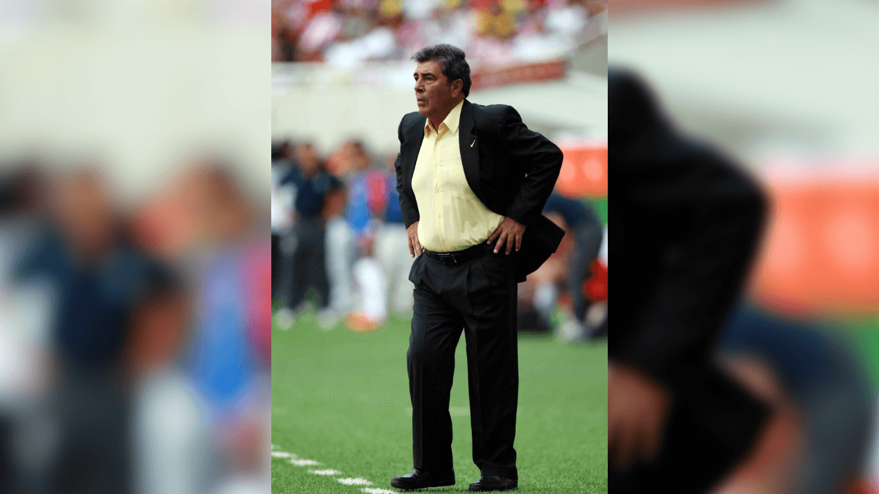 La presión en el rostro de Carlos Reinoso era muy notoria.