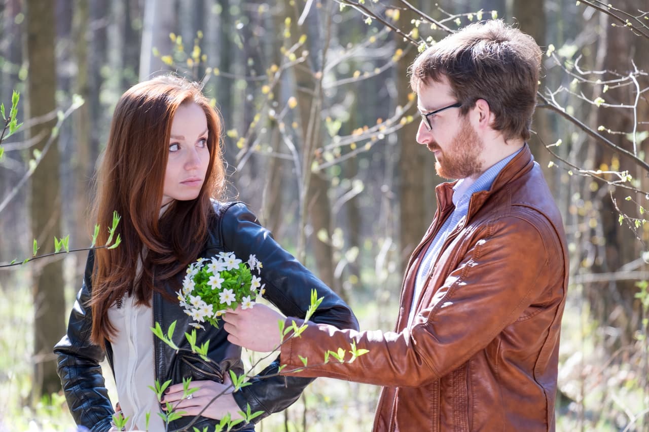 Este es un año muy bueno para ti en el aspecto sentimental ya que reconoces puntos de errores que pudiste haber cometido y los rectificas, de la misma manera que aquellos que cometieron actos injustos contigo se arrepienten y piden tu perdón, el cual debe dar para no cargar nada negativo en tus espaldas en este año de renovación y alegría.