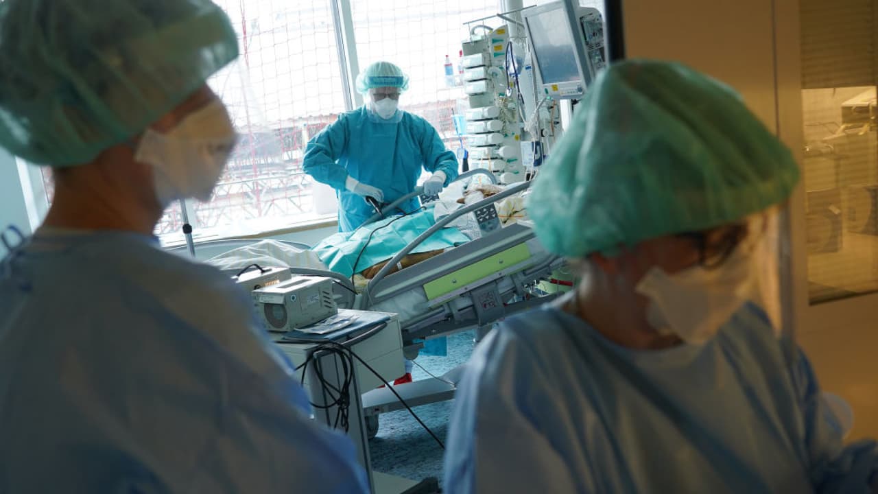 “Enero y febrero serán los meses más oscuros” advierten autoridades del condado Dallas en cuanto a la pandemia