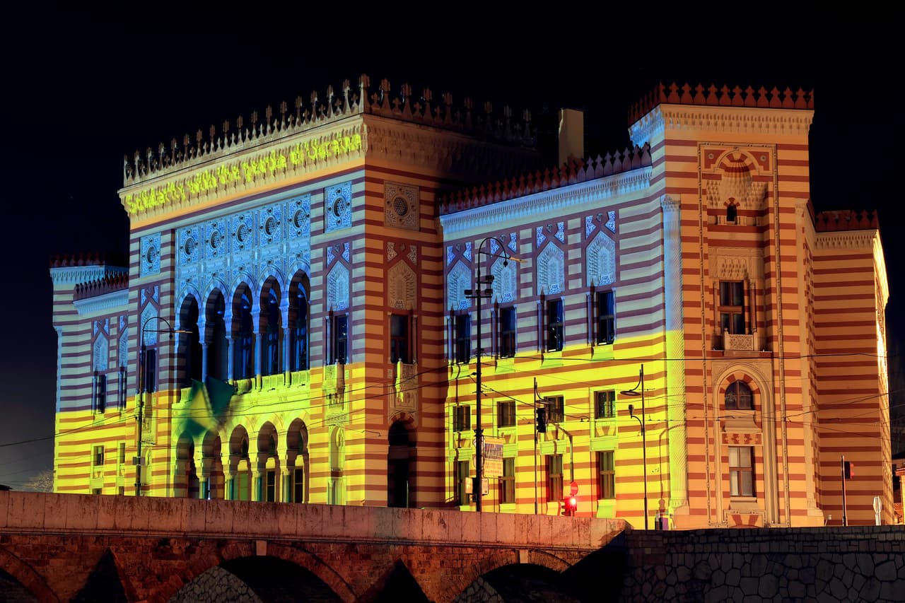 El ayuntamiento de Sarajevo, Bosnia-Herzegovina, el jueves 24 de febrero.